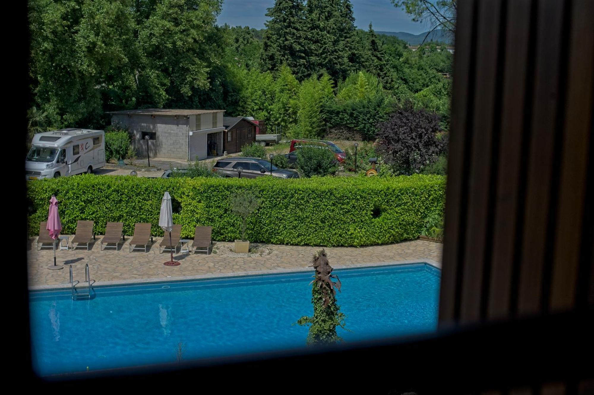 Bed and Breakfast La Vieille Tour Salavas Exterior foto