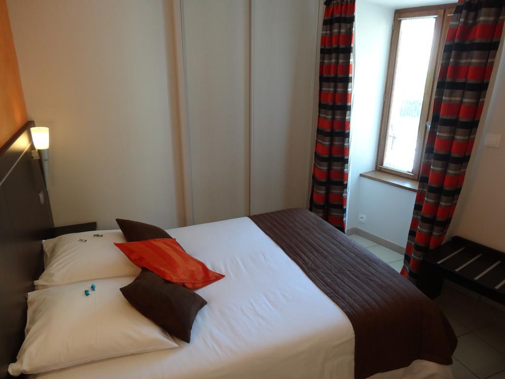 Bed and Breakfast La Vieille Tour Salavas Zimmer foto