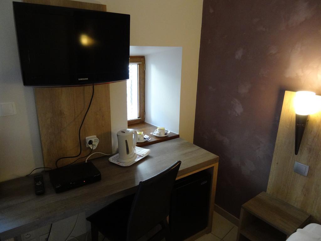 Bed and Breakfast La Vieille Tour Salavas Zimmer foto
